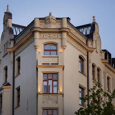 Hide Living Апартаменти Рига