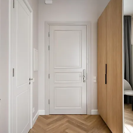 Апартаменти Hide Living *